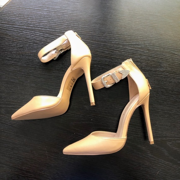 Heels - Picture 2 of 5